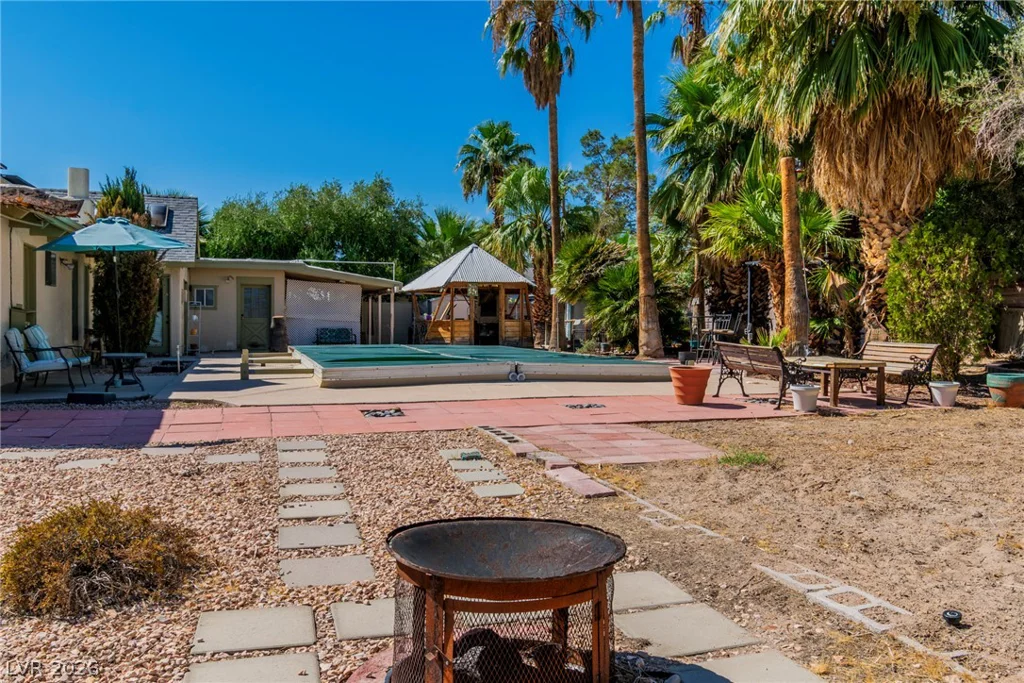1567 Shadow Mountain, Las Vegas, NV 89108