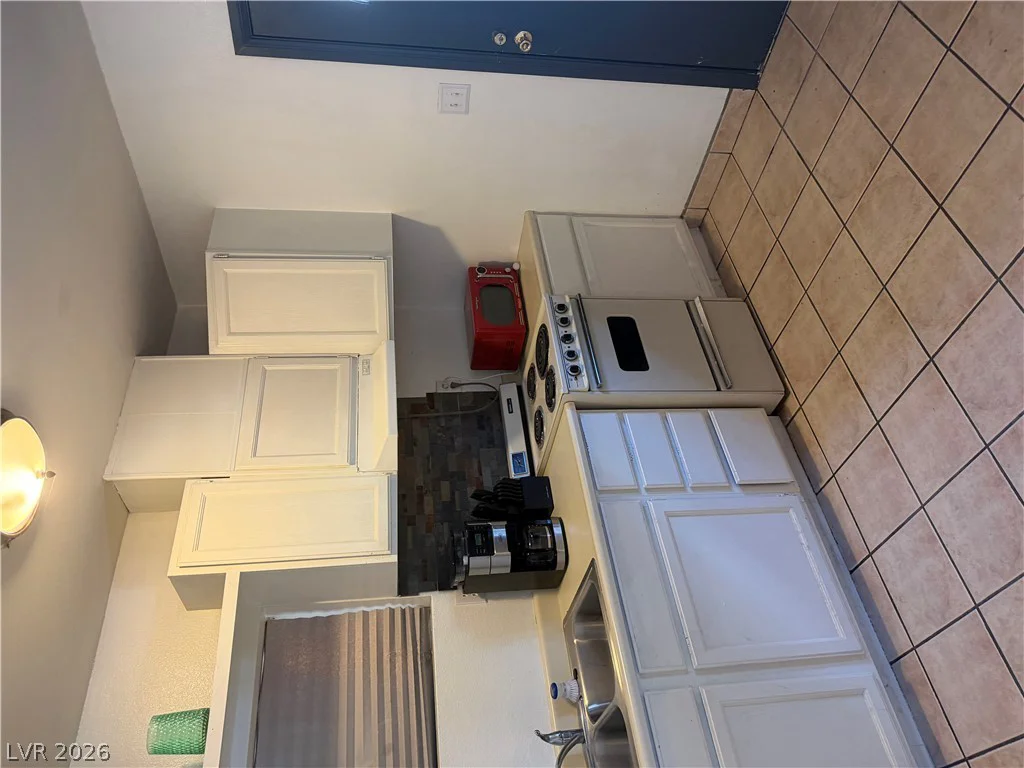 1567 Shadow Mountain, Las Vegas, NV 89108