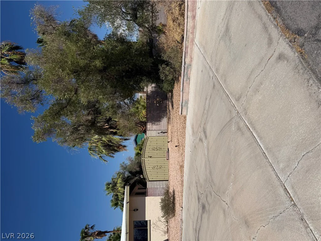 1567 Shadow Mountain, Las Vegas, NV 89108
