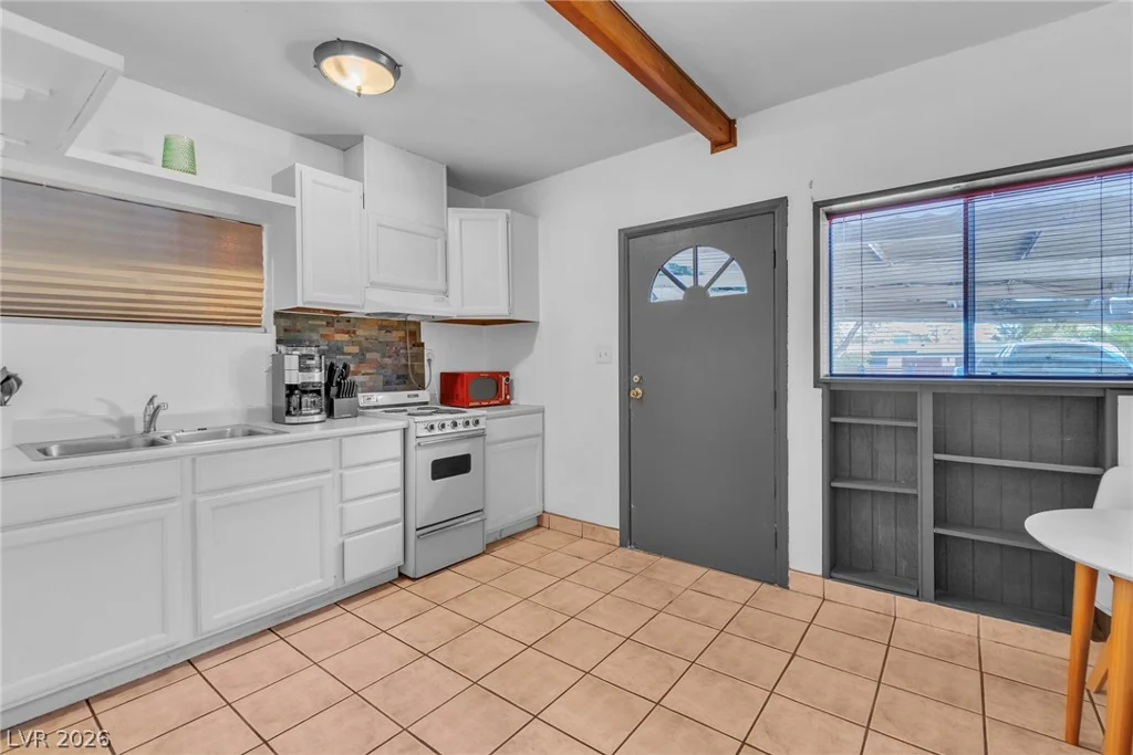 1567 Shadow Mountain, Las Vegas, NV 89108