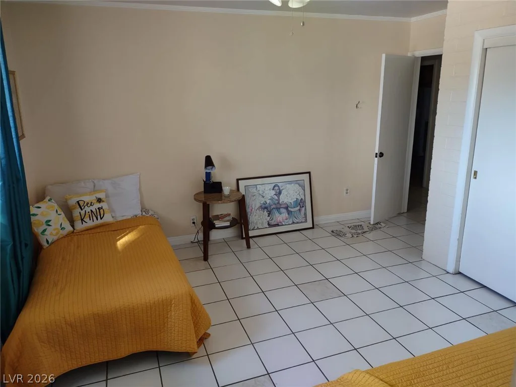 1567 Shadow Mountain, Las Vegas, NV 89108