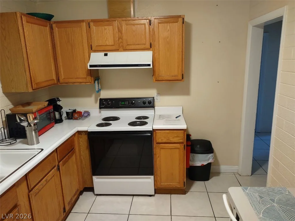 1567 Shadow Mountain, Las Vegas, NV 89108