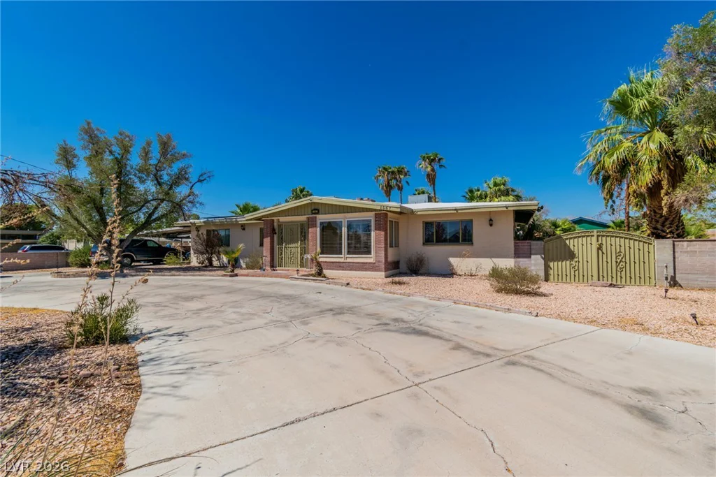1567 Shadow Mountain, Las Vegas, NV 89108