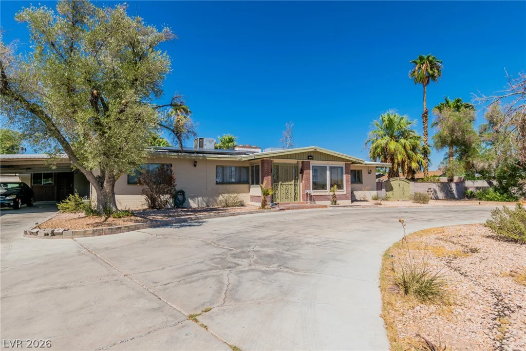 1567 Shadow Mountain, Las Vegas, NV 89108