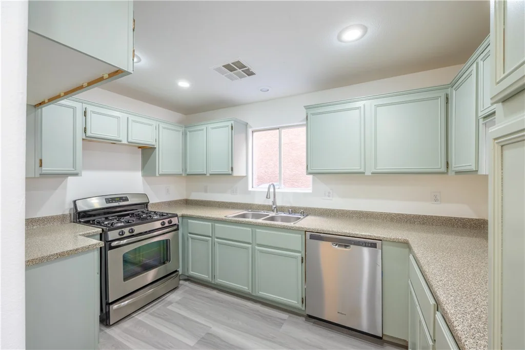 4044 Rocky Beach, Las Vegas, NV 89115