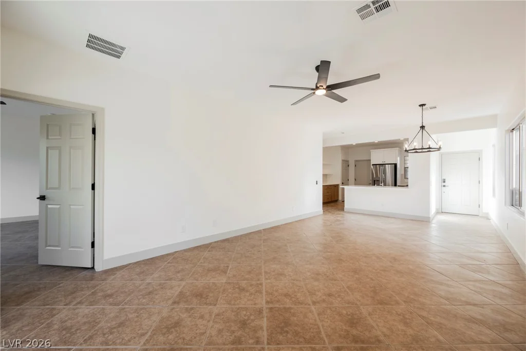 6067 Falconer, Las Vegas, NV 89122