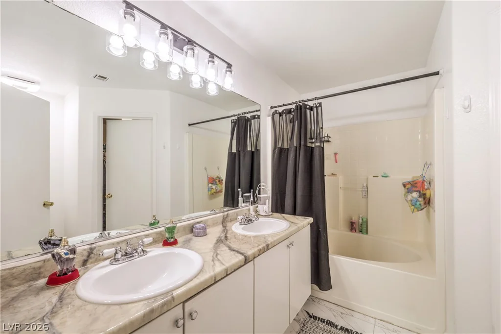 5528 Raven Creek, Las Vegas, NV 89130