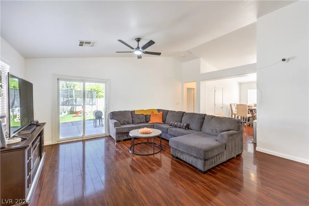 5528 Raven Creek, Las Vegas, NV 89130