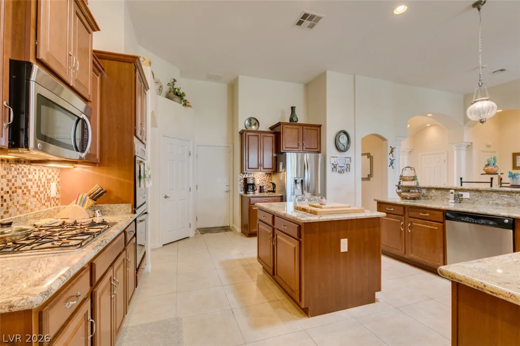 8292 Dutch Harbor, Las Vegas, NV 89113