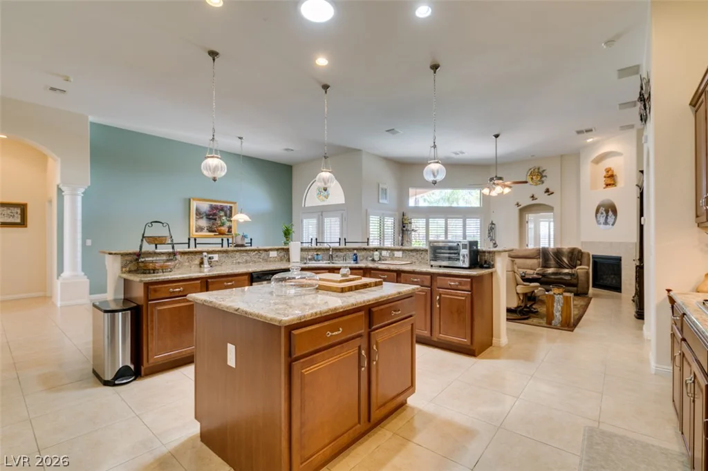 8292 Dutch Harbor, Las Vegas, NV 89113