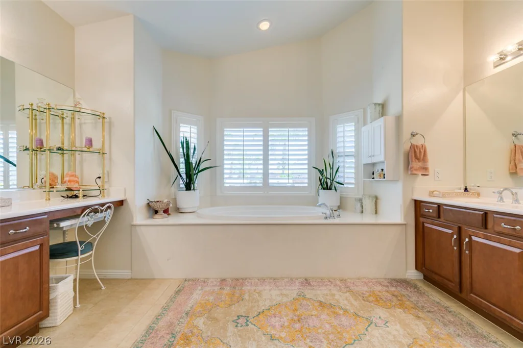8292 Dutch Harbor, Las Vegas, NV 89113