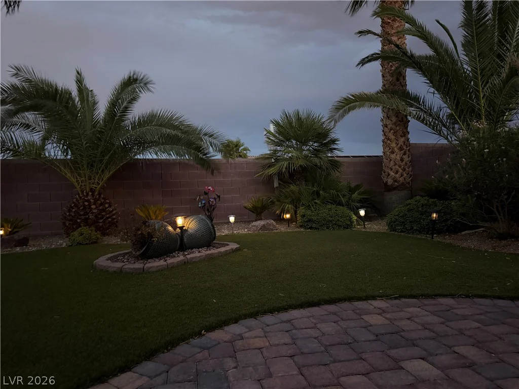 8292 Dutch Harbor, Las Vegas, NV 89113