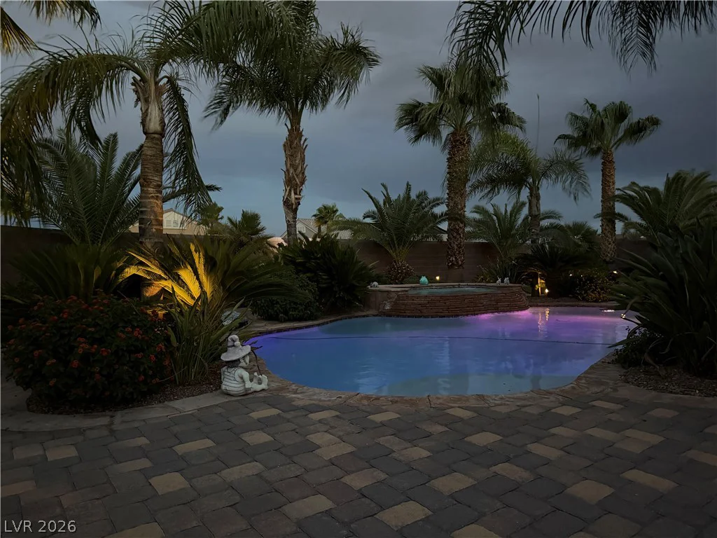 8292 Dutch Harbor, Las Vegas, NV 89113