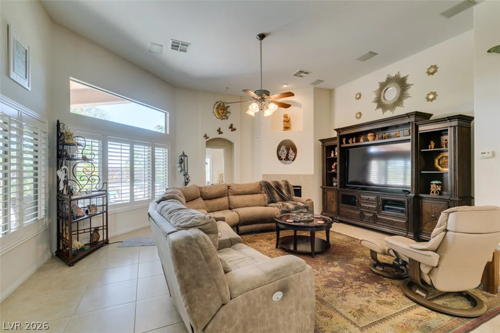 8292 Dutch Harbor, Las Vegas, NV 89113