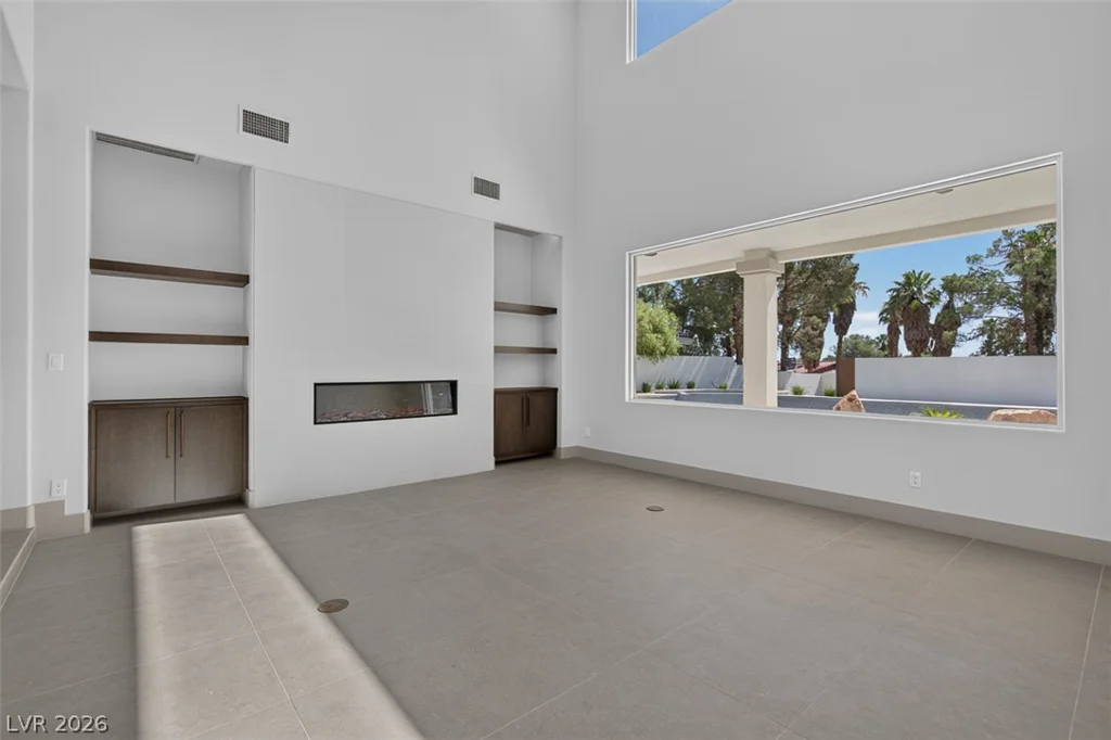 1504 Silver Oaks, Las Vegas, NV 89117