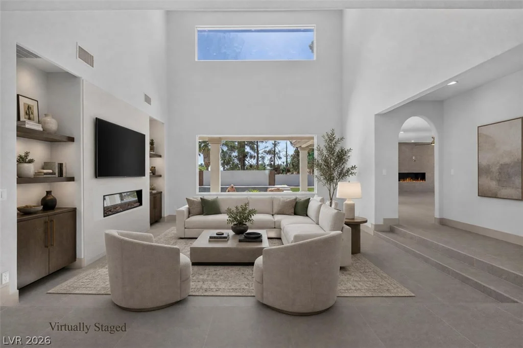 1504 Silver Oaks, Las Vegas, NV 89117