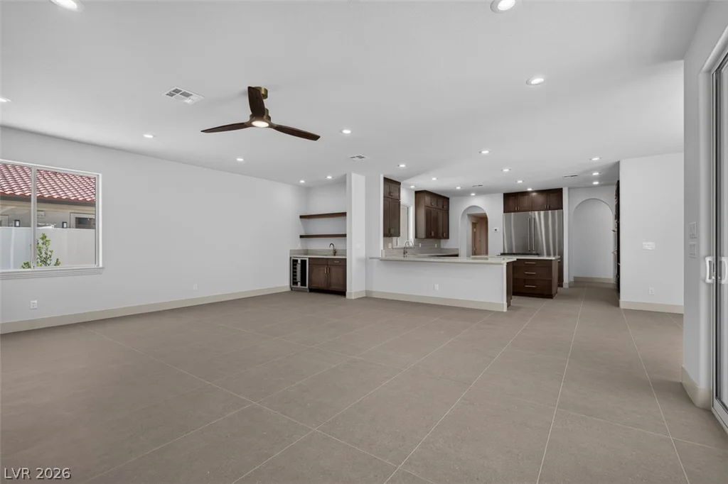 1504 Silver Oaks, Las Vegas, NV 89117