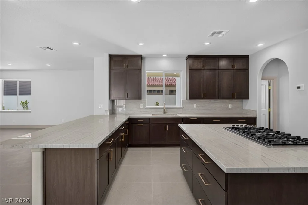 1504 Silver Oaks, Las Vegas, NV 89117