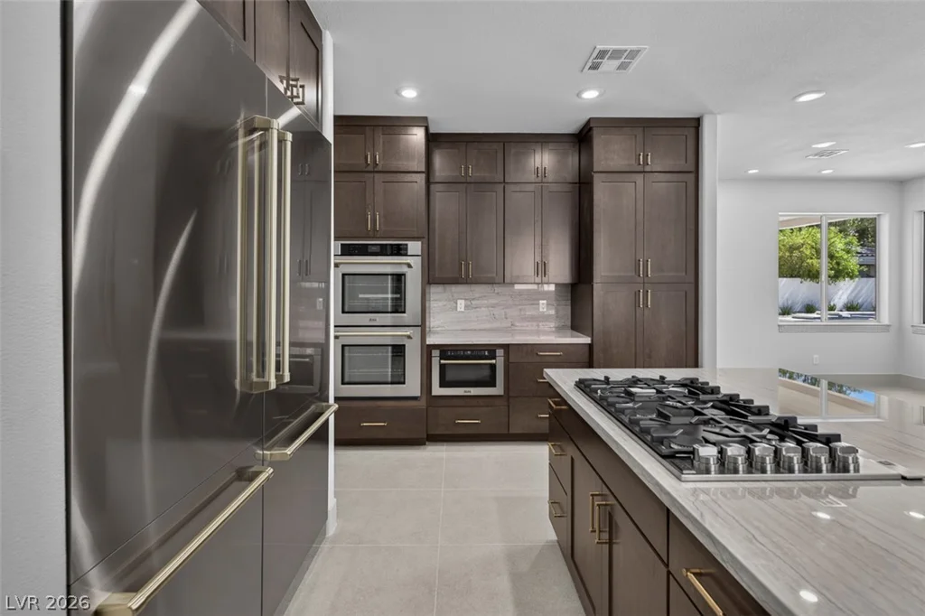 1504 Silver Oaks, Las Vegas, NV 89117