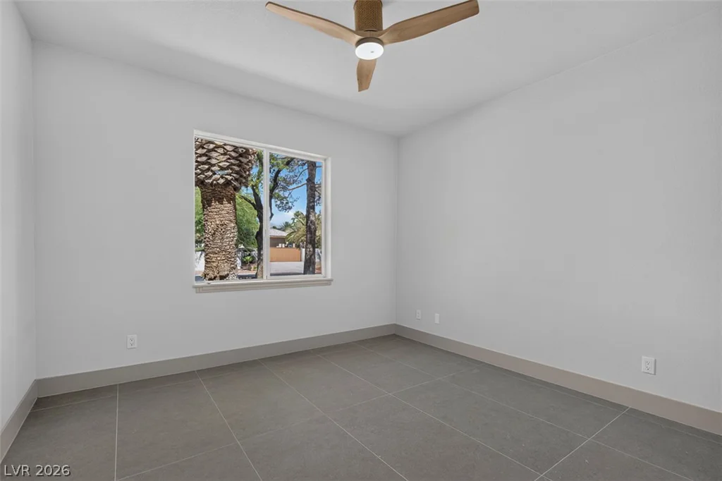1504 Silver Oaks, Las Vegas, NV 89117