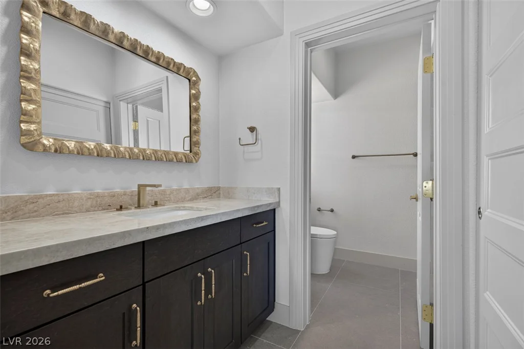 1504 Silver Oaks, Las Vegas, NV 89117