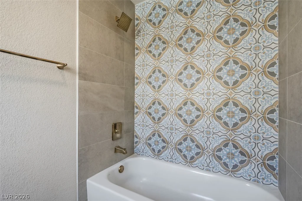 1504 Silver Oaks, Las Vegas, NV 89117