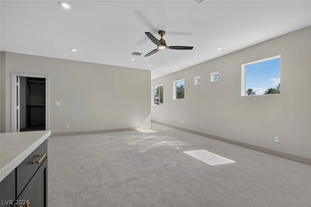 1504 Silver Oaks, Las Vegas, NV 89117