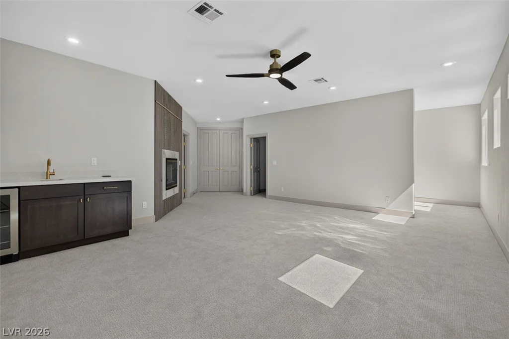 1504 Silver Oaks, Las Vegas, NV 89117