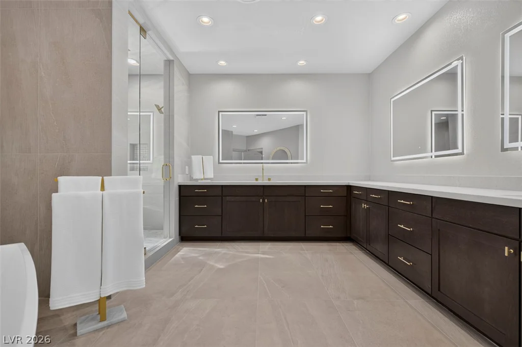 1504 Silver Oaks, Las Vegas, NV 89117