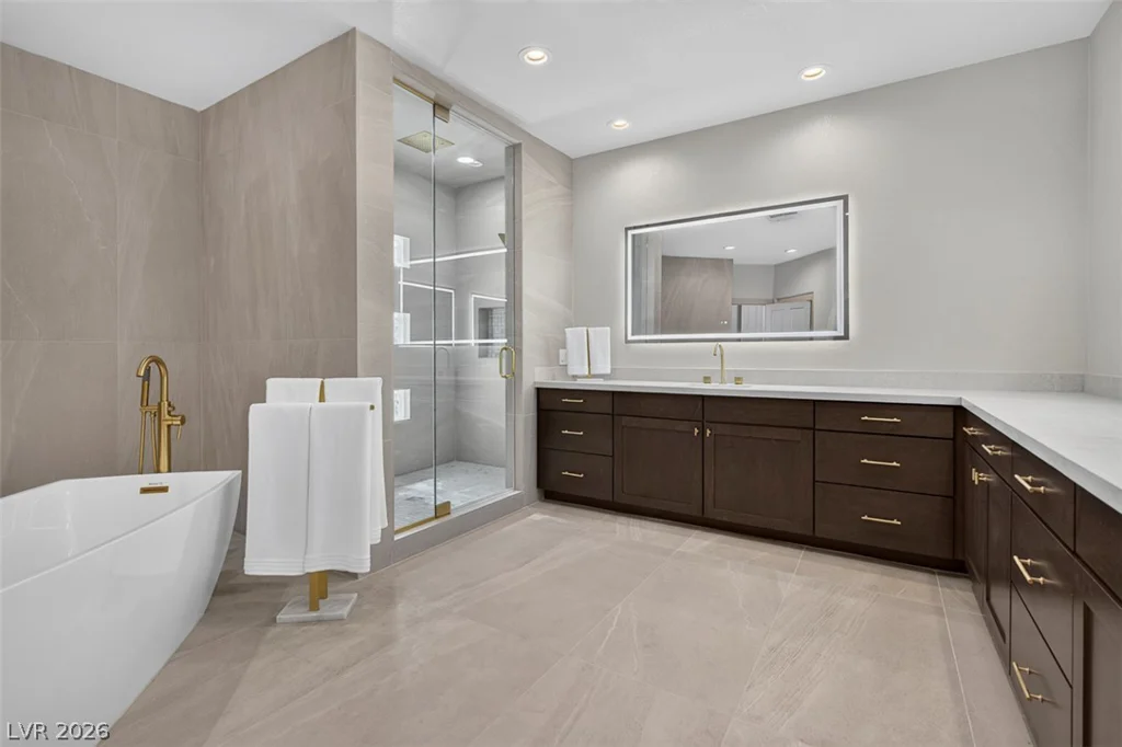 1504 Silver Oaks, Las Vegas, NV 89117