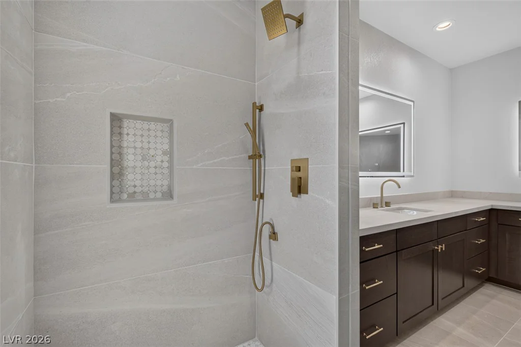 1504 Silver Oaks, Las Vegas, NV 89117