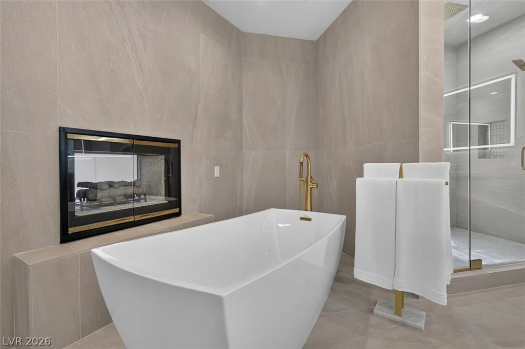 1504 Silver Oaks, Las Vegas, NV 89117