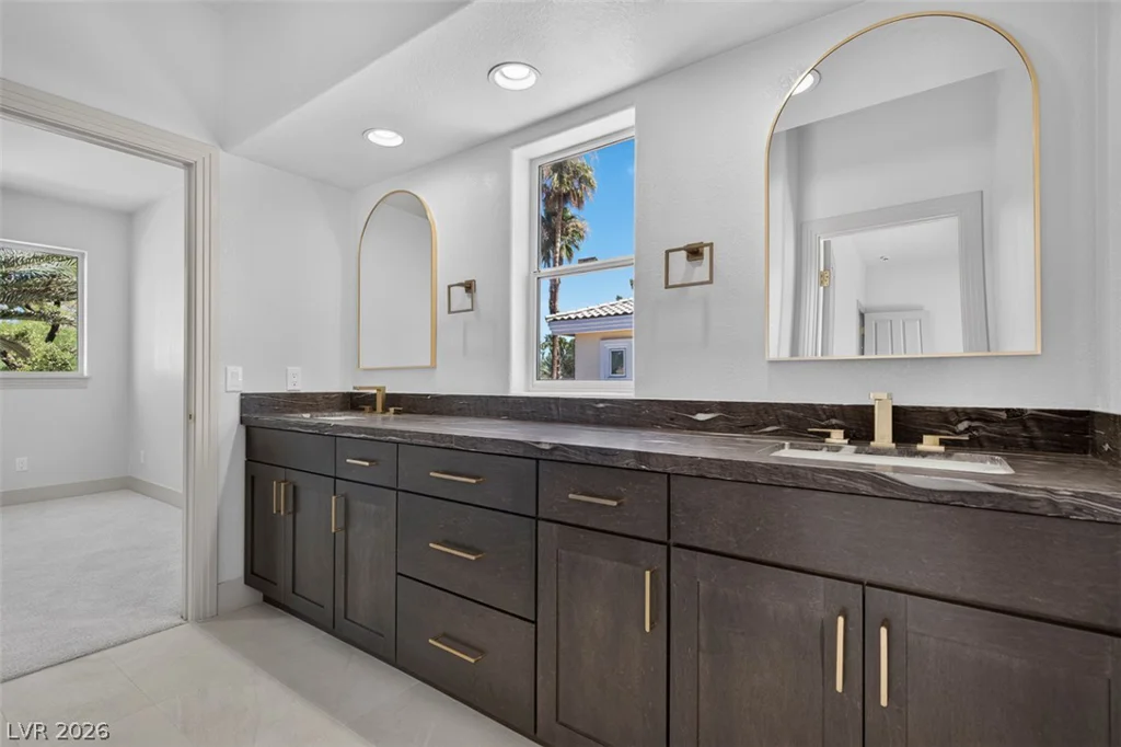 1504 Silver Oaks, Las Vegas, NV 89117