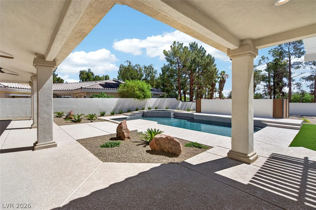 1504 Silver Oaks, Las Vegas, NV 89117