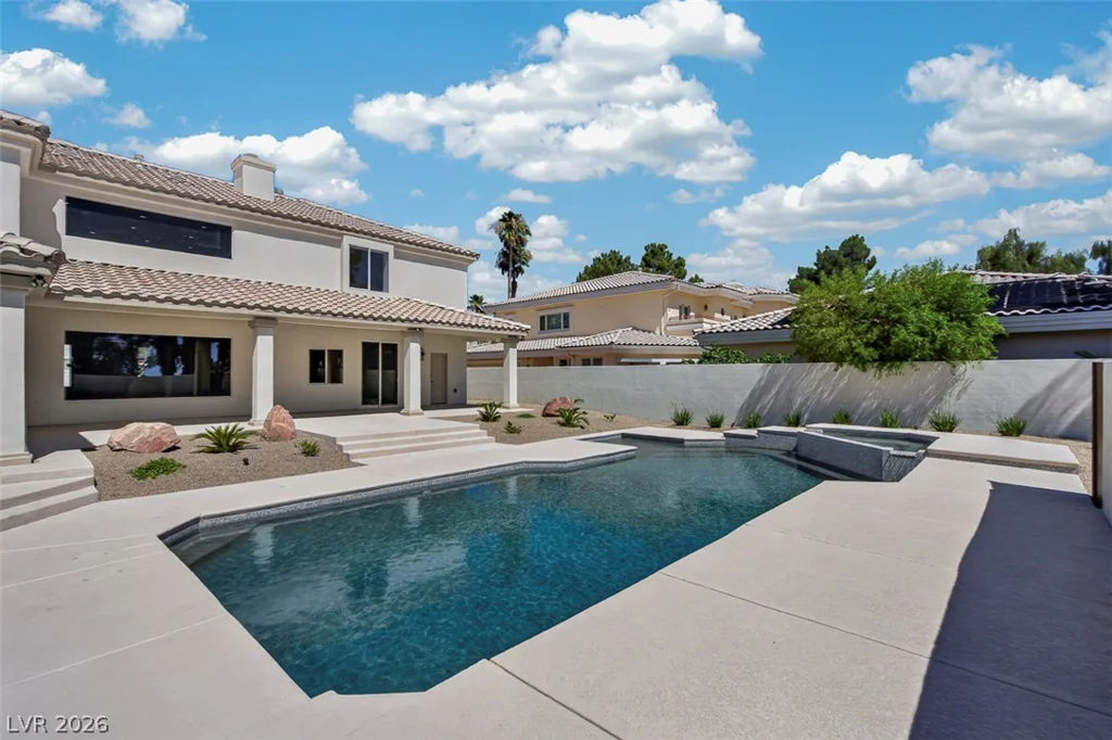 1504 Silver Oaks, Las Vegas, NV 89117