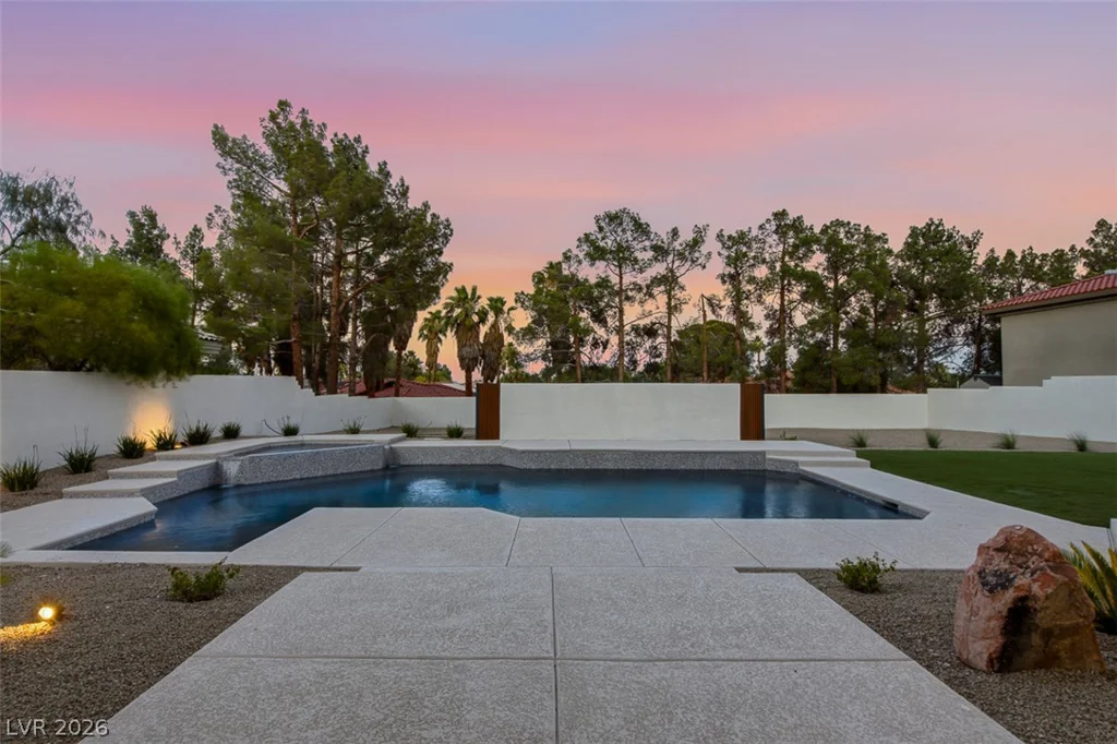 1504 Silver Oaks, Las Vegas, NV 89117