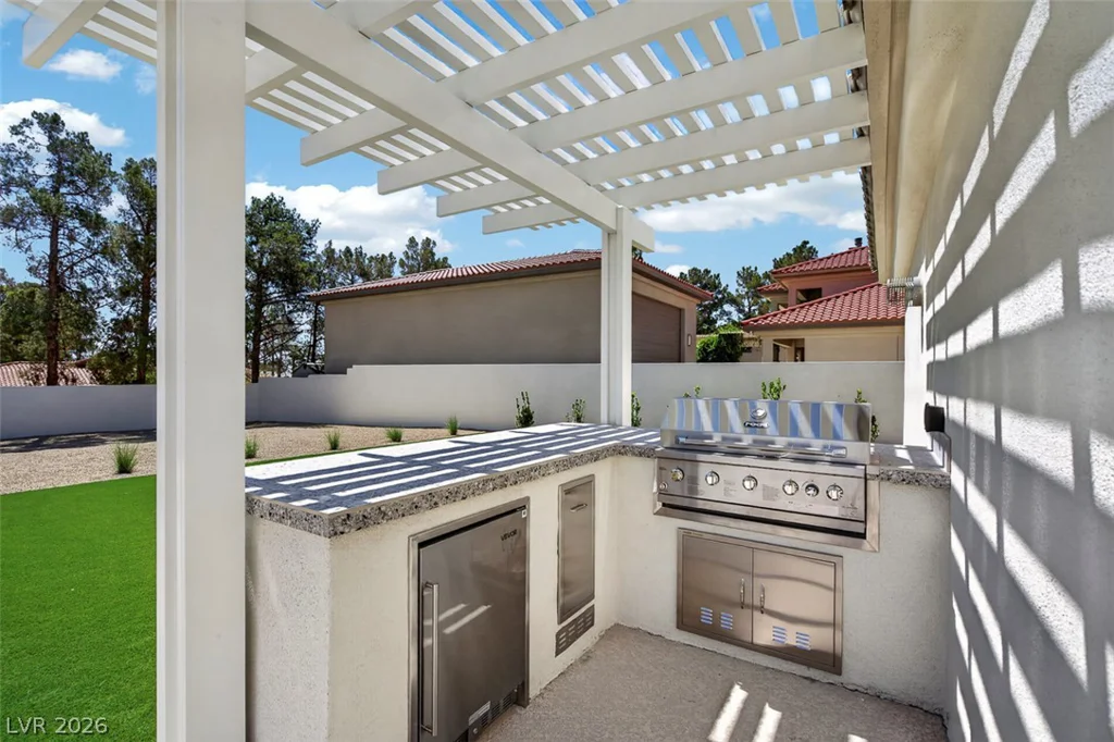 1504 Silver Oaks, Las Vegas, NV 89117