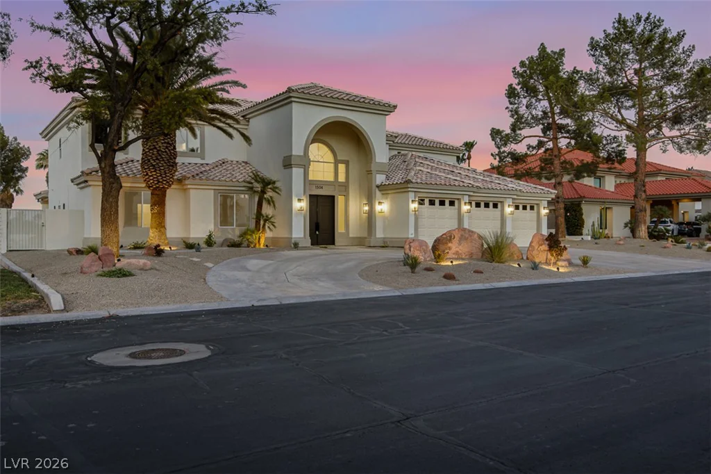 1504 Silver Oaks, Las Vegas, NV 89117