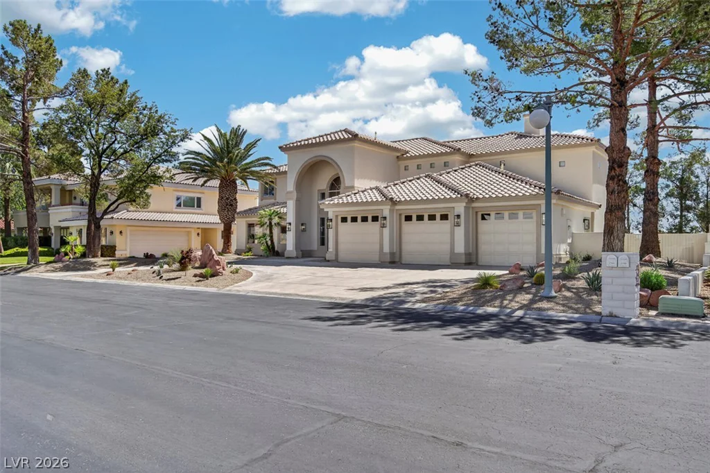 1504 Silver Oaks, Las Vegas, NV 89117