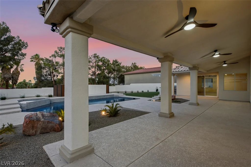 1504 Silver Oaks, Las Vegas, NV 89117