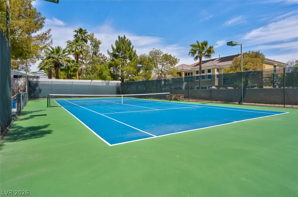 1504 Silver Oaks, Las Vegas, NV 89117