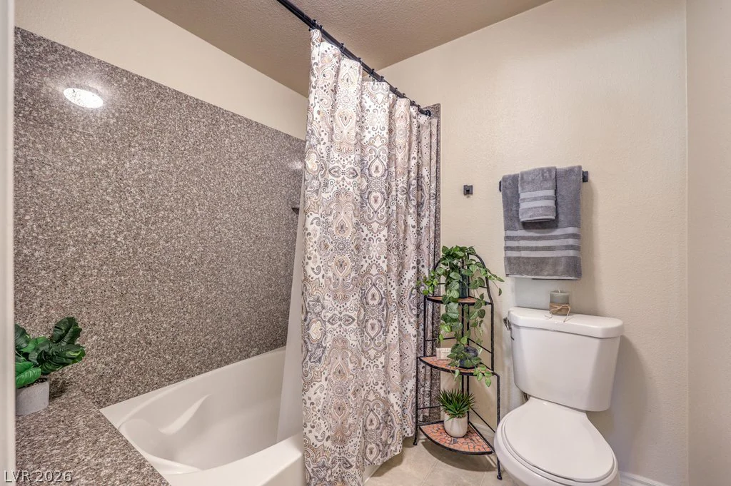 2451 Rainbow, Las Vegas, NV 89108