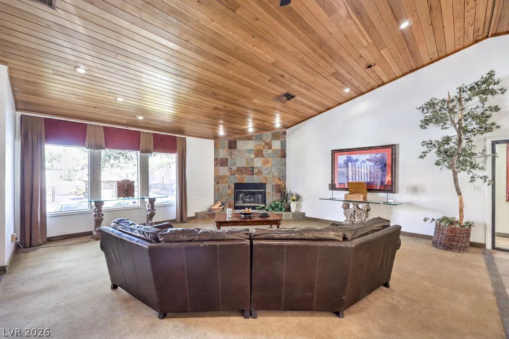 2451 Rainbow, Las Vegas, NV 89108