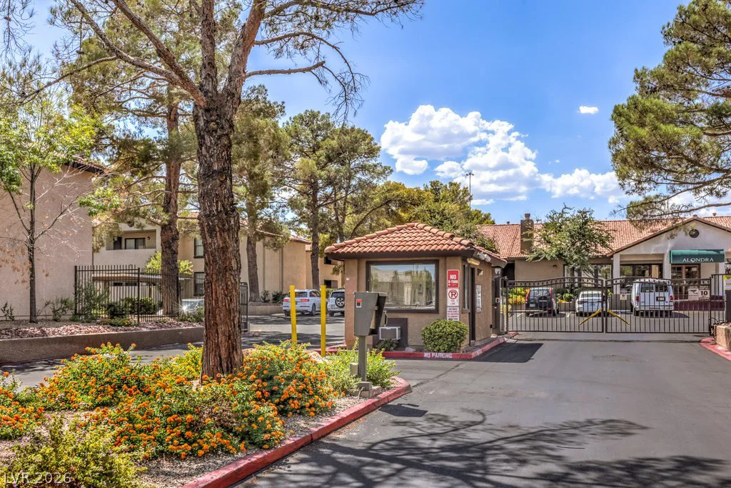 2451 Rainbow, Las Vegas, NV 89108