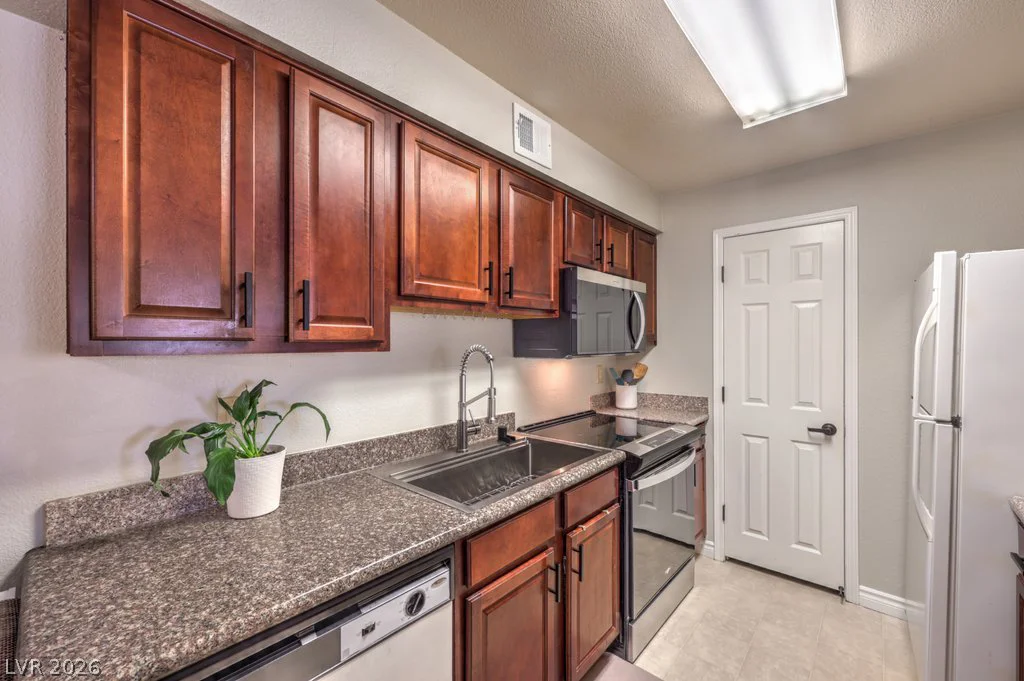 2451 Rainbow, Las Vegas, NV 89108