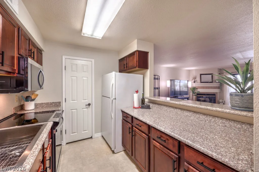 2451 Rainbow, Las Vegas, NV 89108