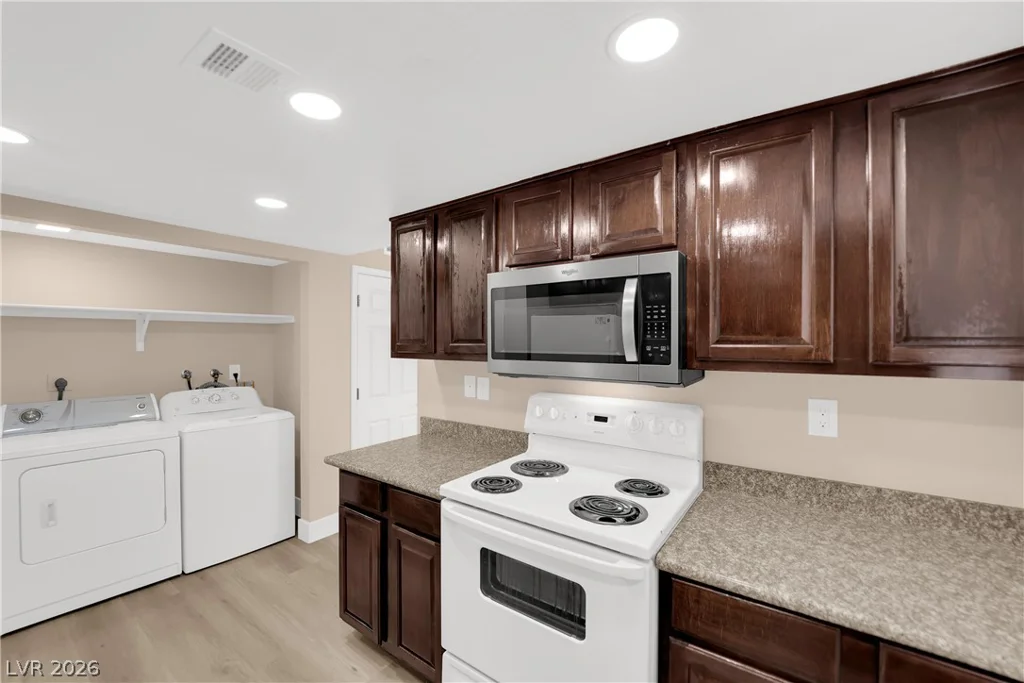 5386 River Glen, Las Vegas, NV 89103