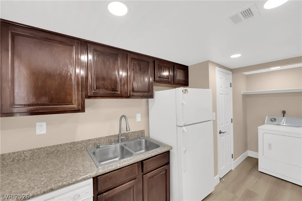 5386 River Glen, Las Vegas, NV 89103