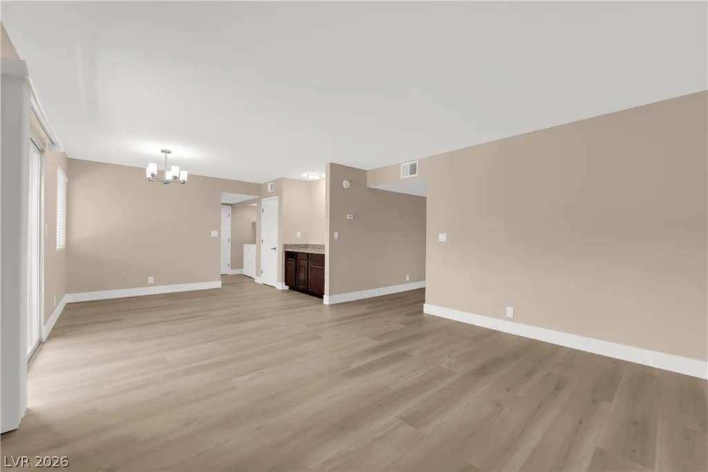 5386 River Glen, Las Vegas, NV 89103