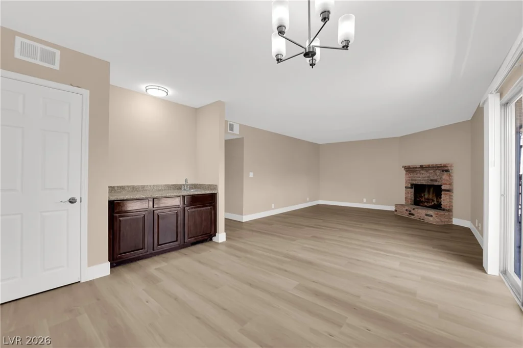 5386 River Glen, Las Vegas, NV 89103